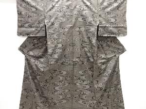 未使用品　仕立て上がり　流水に花模様織り出し本場泥大島紬着物(5マルキ)